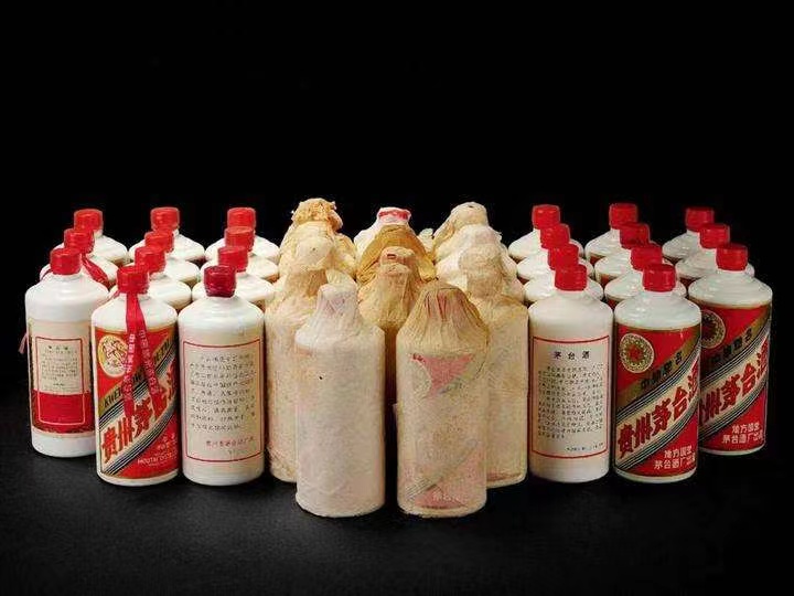 昆山日照岚山回收酒价格哪里回收(附近上门回收茅台酒）?